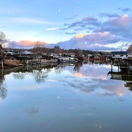 Fishing Bungalow On The Water W/Private Dock クリアレイク エクステリア 写真